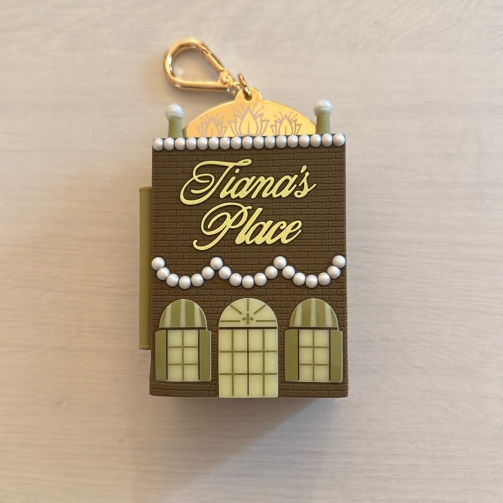 Bath and Body Works Tiana Pocket Bac Holder Bag Charm Keychain